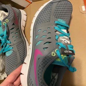 Nike Women’s Flex athletic shoes